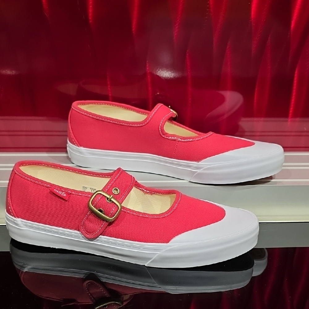 Vans Mary Jane Canvas Tomato – Men’s 8 / Women’s 9.5